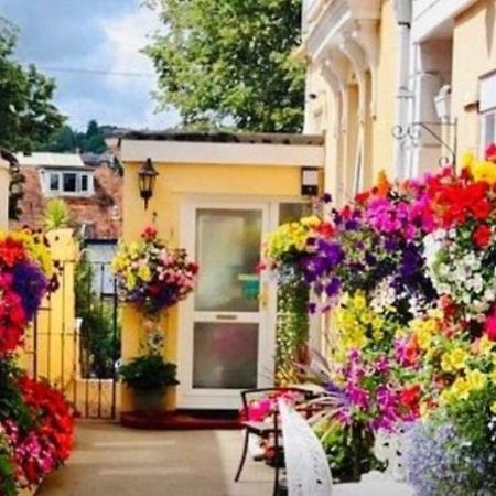 Crowndale Torquay - Exclusively For Adults Bed & Breakfast Exterior photo