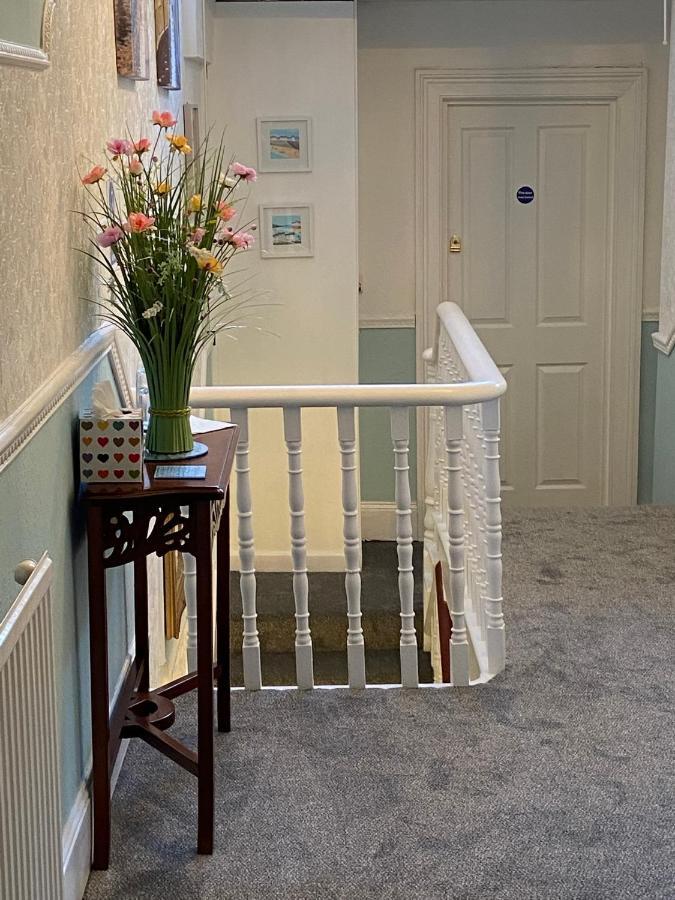 Crowndale Torquay - Exclusively For Adults Bed & Breakfast Exterior photo