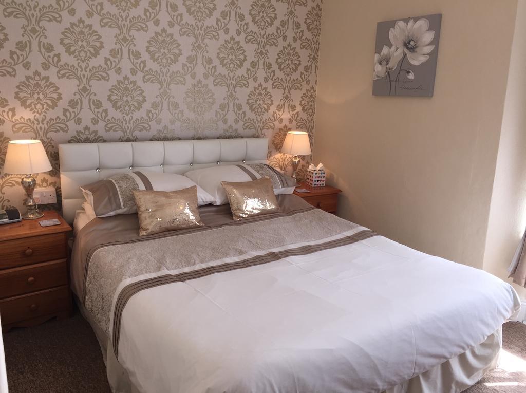 Crowndale Torquay - Exclusively For Adults Bed & Breakfast Exterior photo