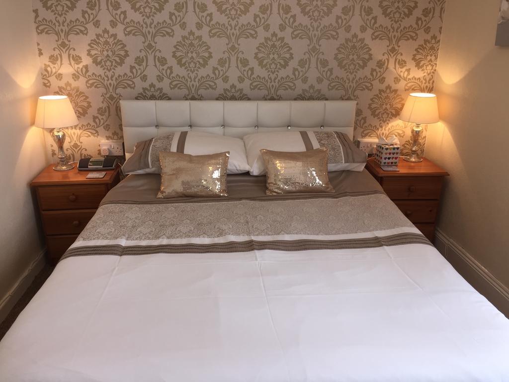 Crowndale Torquay - Exclusively For Adults Bed & Breakfast Exterior photo